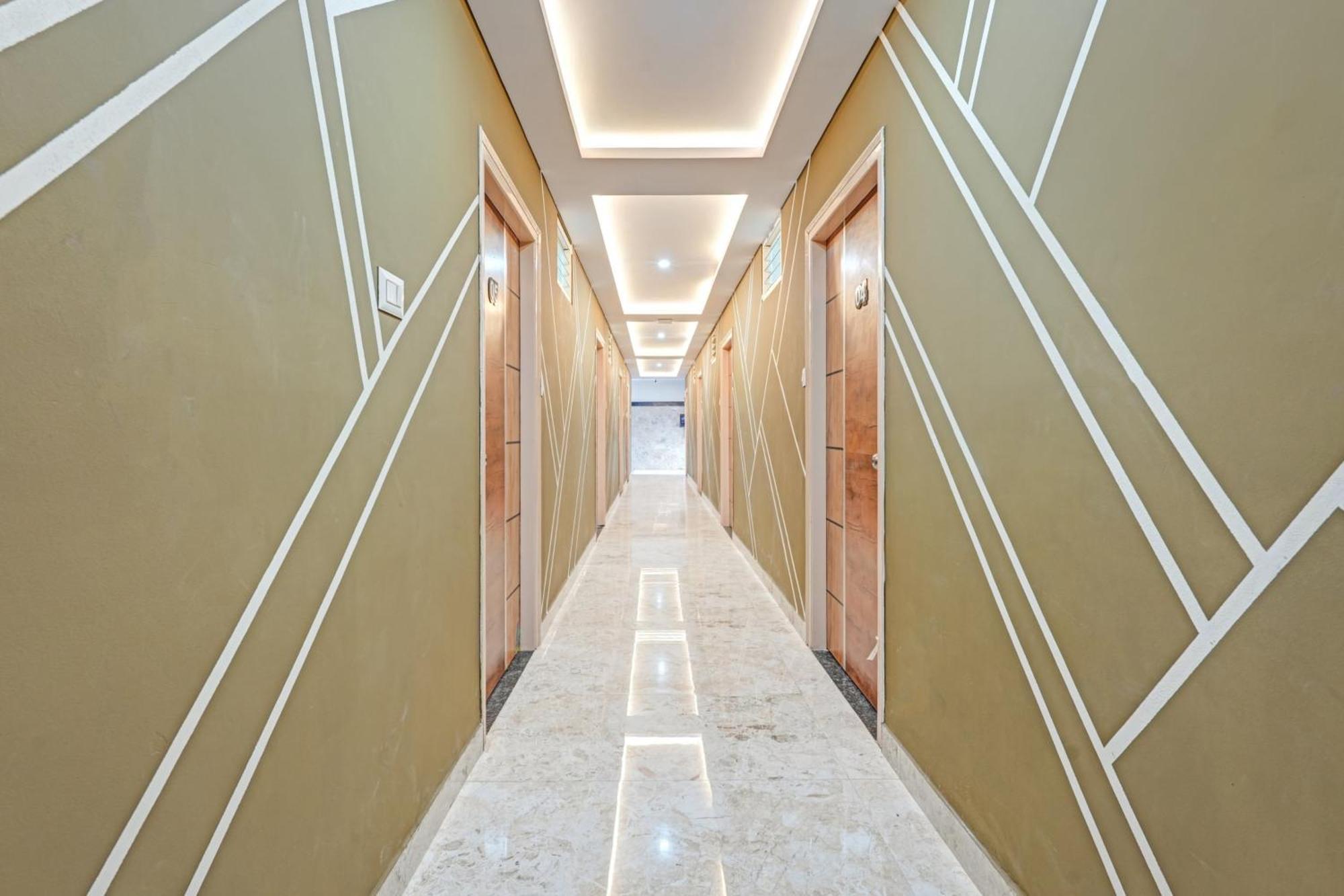 Hotel O Sri Chowdeshwari Boarding And Lodging Tavarikere Ngoại thất bức ảnh