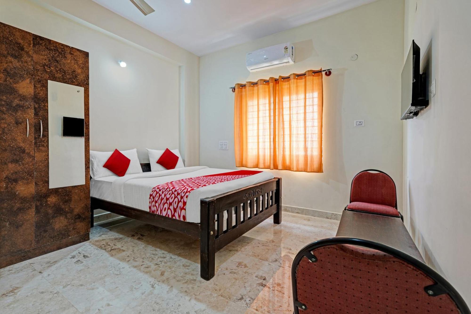 Hotel O Sri Chowdeshwari Boarding And Lodging Tavarikere Ngoại thất bức ảnh