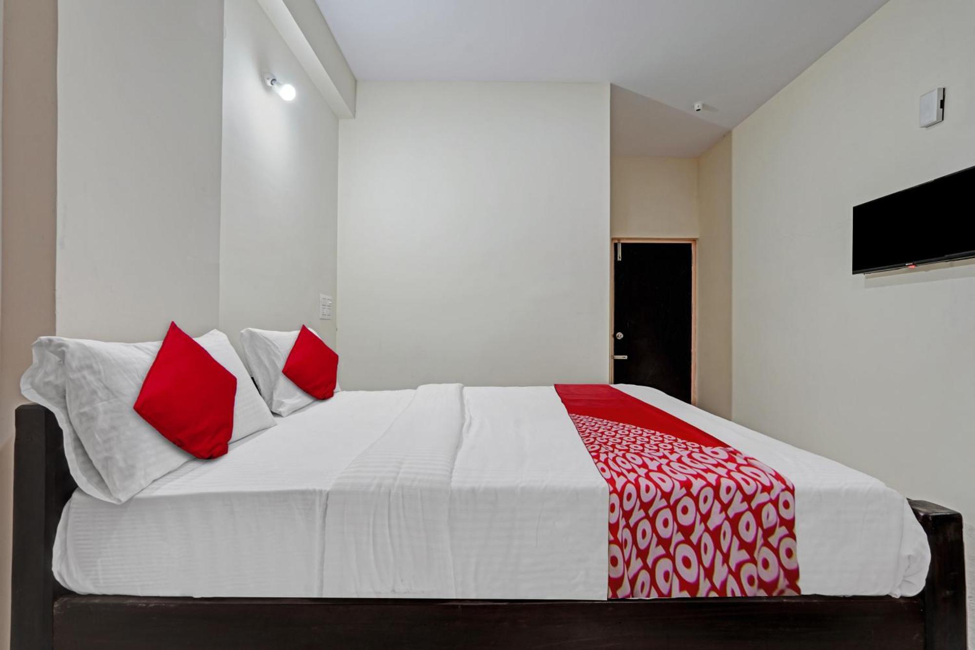 Hotel O Sri Chowdeshwari Boarding And Lodging Tavarikere Ngoại thất bức ảnh