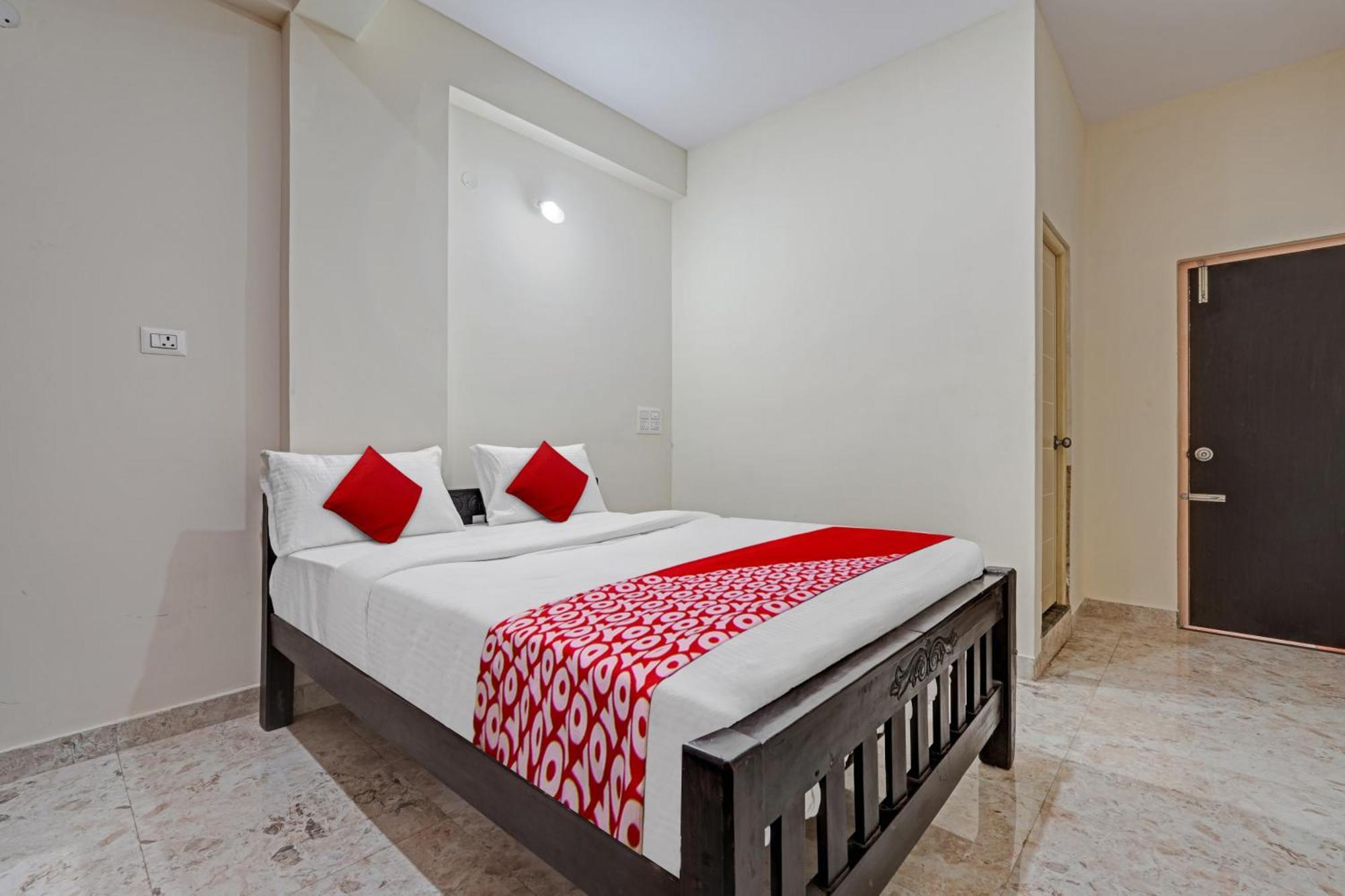 Hotel O Sri Chowdeshwari Boarding And Lodging Tavarikere Ngoại thất bức ảnh