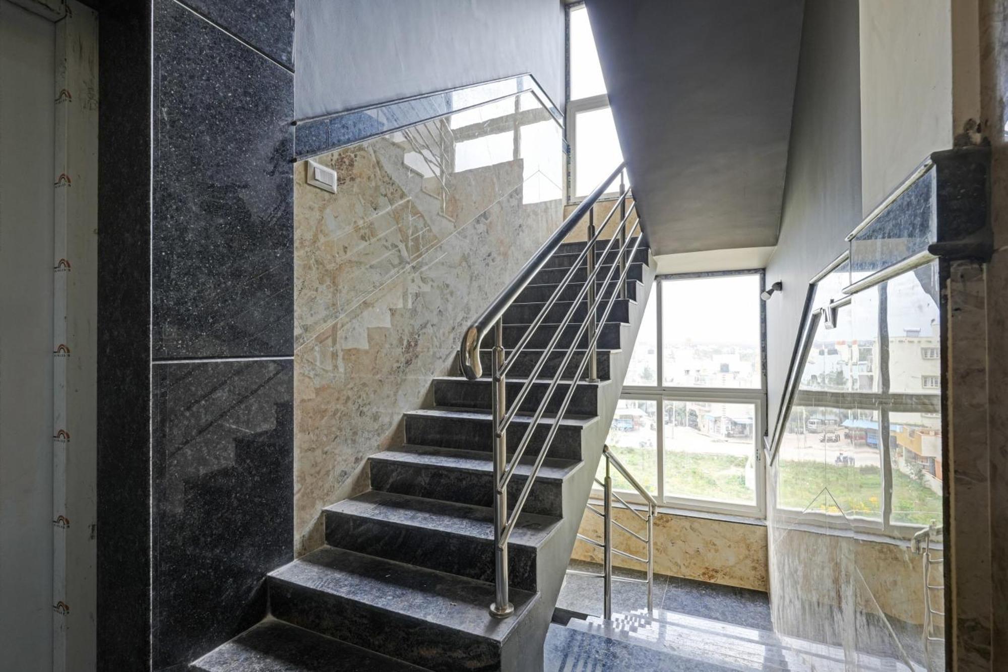 Hotel O Sri Chowdeshwari Boarding And Lodging Tavarikere Ngoại thất bức ảnh